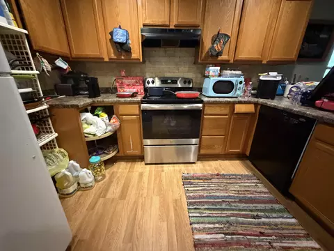 Kitchen - 2230 N 2236 N Pierce Ave, Springfield, MO 65803 photo 14 of 15