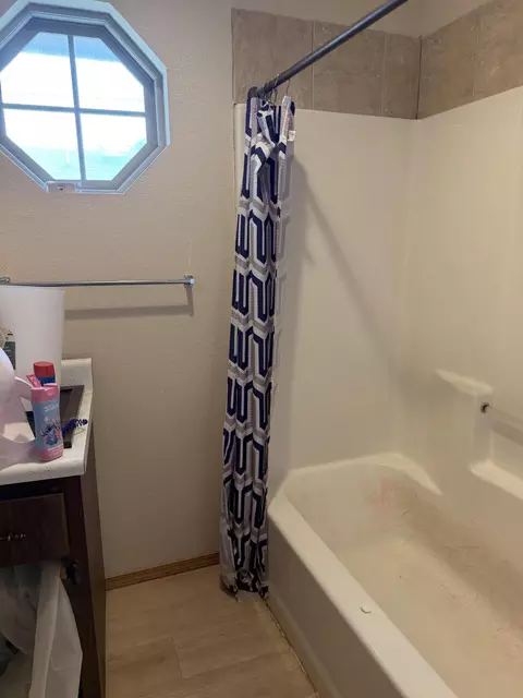 Bath - 2230 N 2236 N Pierce Ave, Springfield, MO 65803 photo 1 of 8