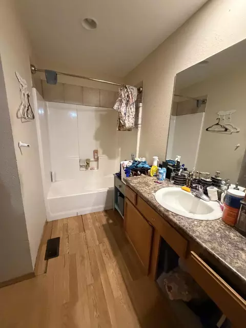 Bath - 2230 N 2236 N Pierce Ave, Springfield, MO 65803 photo 8 of 8
