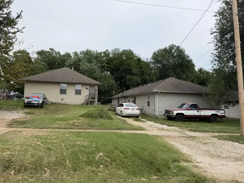 Exterior - 2230 N 2236 N Pierce Ave, Springfield, MO 65803 photo 4 of 11