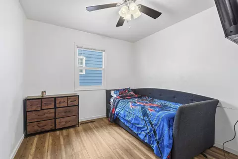 Bedroom - 910 S Nettleton Ave, Springfield, MO 65806 photo 3 of 4