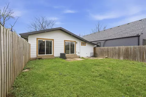 Exterior - 910 S Nettleton Ave, Springfield, MO 65806 photo 4 of 5
