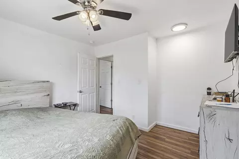Bedroom - 910 S Nettleton Ave, Springfield, MO 65806 photo 2 of 4