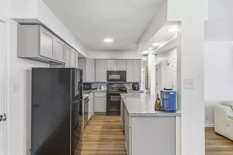 Kitchen - 910 S Nettleton Ave, Springfield, MO 65806 photo 1 of 3