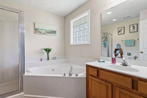 Bath - 3333 S Lakeside Ave, Springfield, MO 65804 photo 1 of 4