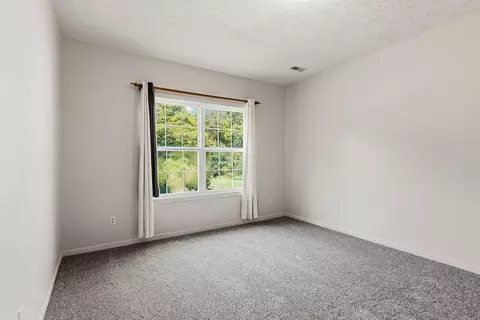 Bedroom - 3333 S Lakeside Ave, Springfield, MO 65804 photo 5 of 8