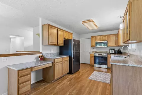 Kitchen - 3333 S Lakeside Ave, Springfield, MO 65804 photo 1 of 3