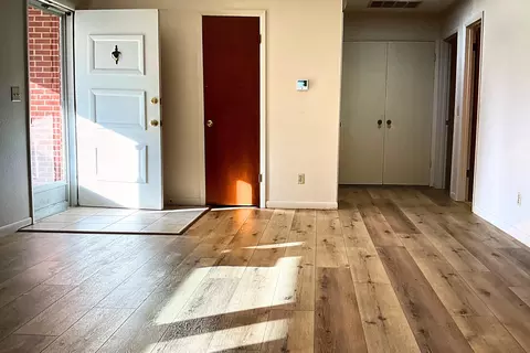 Entry Way - 903 Cliff Dr, Branson, MO 65616 photo 1 of 2