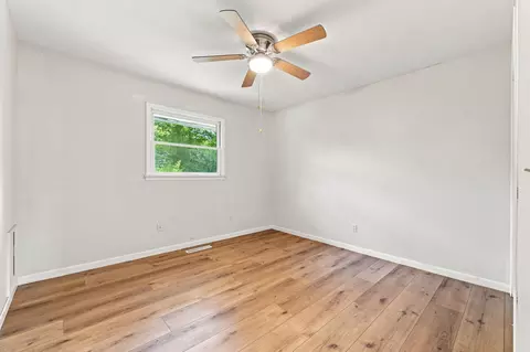 Bedroom - 903 Cliff Dr, Branson, MO 65616 photo 4 of 6