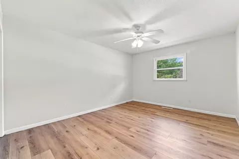 Bedroom - 903 Cliff Dr, Branson, MO 65616 photo 2 of 6