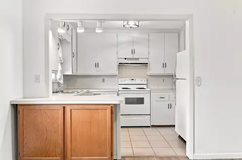 Kitchen - 903 Cliff Dr, Branson, MO 65616 photo 1 of 6