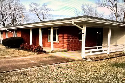 Exterior - 903 Cliff Dr, Branson, MO 65616 photo 5 of 7