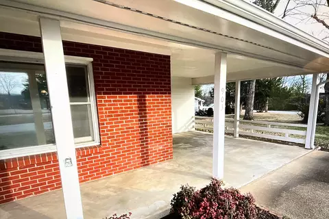 Exterior - 903 Cliff Dr, Branson, MO 65616 photo 6 of 7
