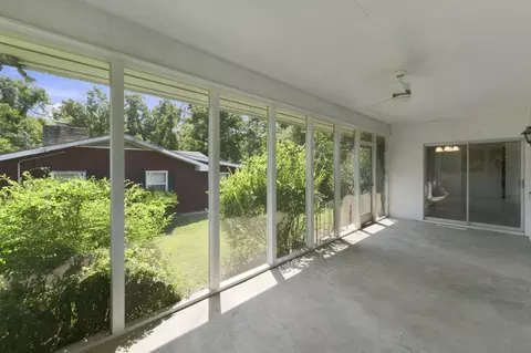 Exterior - 903 Cliff Dr, Branson, MO 65616 photo 3 of 7