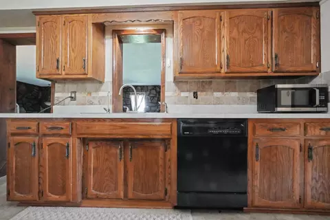 Kitchen - 1114 Vermule Rd, Billings, MO 65610 photo 6 of 6