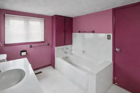 Bath - 1114 Vermule Rd, Billings, MO 65610 photo 2 of 8