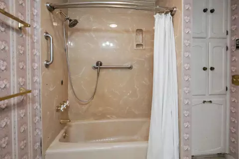 Bath - 1114 Vermule Rd, Billings, MO 65610 photo 6 of 8