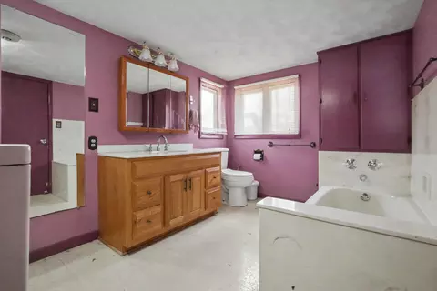 Bath - 1114 Vermule Rd, Billings, MO 65610 photo 1 of 8