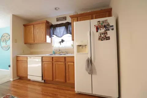 Kitchen - 210 Eagle Dr, Forsyth, MO 65653 photo 3 of 5