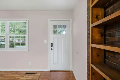 Entry Way - 2308 S Delaware Ave, Springfield, MO 65804 photo 1 of 2