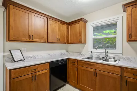Kitchen - 2308 S Delaware Ave, Springfield, MO 65804 photo 3 of 3