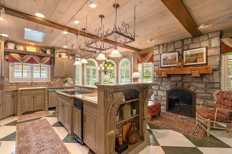 Kitchen - 3810 E Turtle Hatch Rd, Springfield, MO 65809 photo 1 of 8