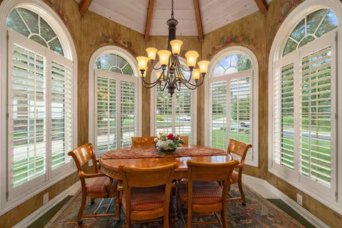 Dining - 3810 E Turtle Hatch Rd, Springfield, MO 65809 photo 4 of 4