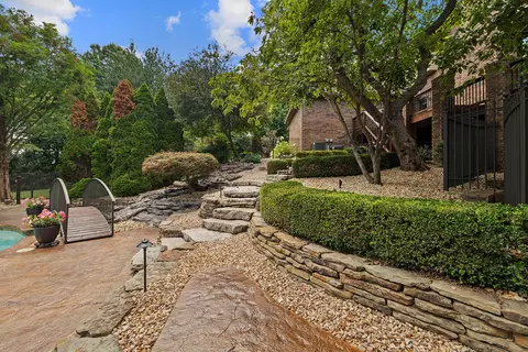 Exterior - 3810 E Turtle Hatch Rd, Springfield, MO 65809 photo 11 of 45