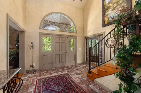 Entry Way - 3810 E Turtle Hatch Rd, Springfield, MO 65809 photo 5 of 14