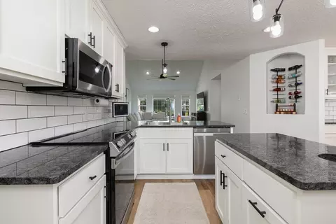 Kitchen - 2098 N Preakness Dr, Nixa, MO 65714 photo 3 of 4