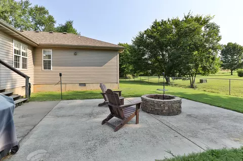 Exterior - 2098 N Preakness Dr, Nixa, MO 65714 photo 4 of 8