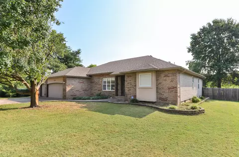Exterior - 2098 N Preakness Dr, Nixa, MO 65714 photo 2 of 8