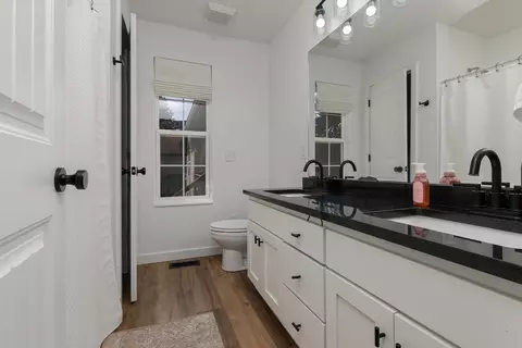 Bath - 2098 N Preakness Dr, Nixa, MO 65714 photo 5 of 5