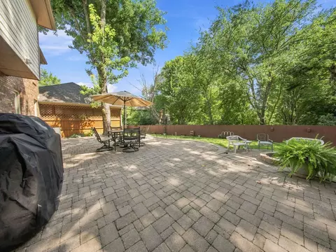 Exterior - 862 W Kingsway Dr, Springfield, MO 65810 photo 15 of 31