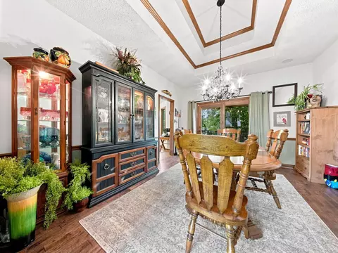 Dining - 862 W Kingsway Dr, Springfield, MO 65810 photo 3 of 4