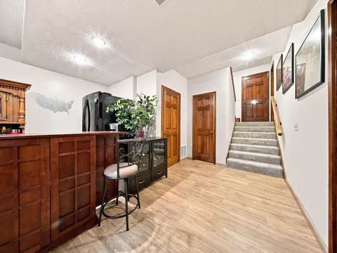 Entry Way - 862 W Kingsway Dr, Springfield, MO 65810 photo 4 of 6
