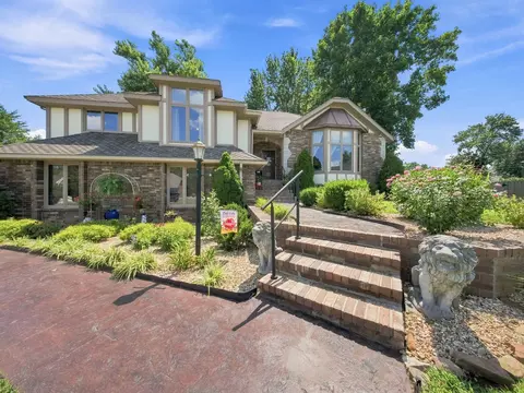 Exterior - 862 W Kingsway Dr, Springfield, MO 65810 photo 11 of 31