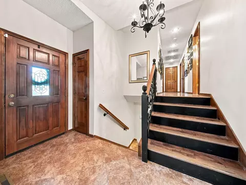 Entry Way - 862 W Kingsway Dr, Springfield, MO 65810 photo 1 of 6