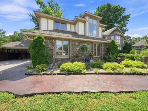 Exterior - 862 W Kingsway Dr, Springfield, MO 65810 photo 10 of 31
