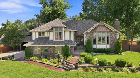 Exterior - 862 W Kingsway Dr, Springfield, MO 65810 photo 5 of 31