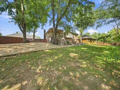 Exterior - 862 W Kingsway Dr, Springfield, MO 65810 photo 12 of 31