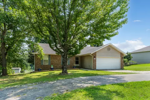 Exterior - 750 Banning St, Marshfield, MO 65706 photo 3 of 6