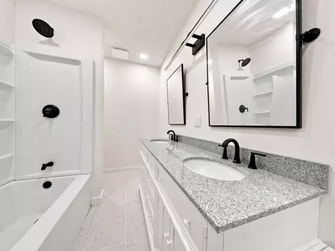 Bath - 4397 S Hemlock Ave, Springfield, MO 65810 photo 4 of 5
