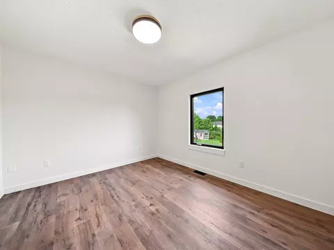 Bedroom - 4397 S Hemlock Ave, Springfield, MO 65810 photo 5 of 15