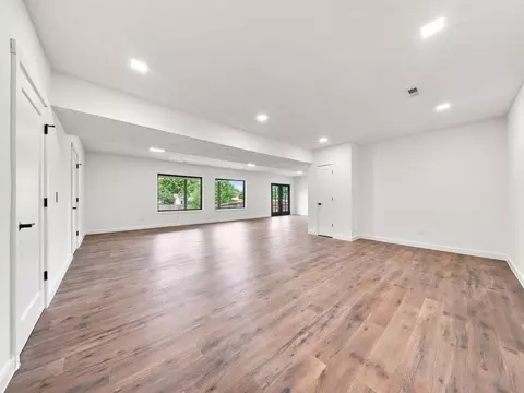 Living - 4397 S Hemlock Ave, Springfield, MO 65810 photo 10 of 11