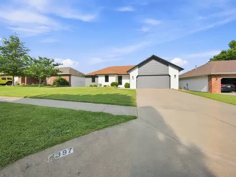 Exterior - 4397 S Hemlock Ave, Springfield, MO 65810 photo 6 of 18