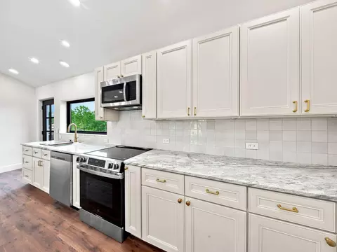 Kitchen - 4397 S Hemlock Ave, Springfield, MO 65810 photo 2 of 6