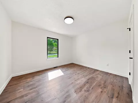 Bedroom - 4397 S Hemlock Ave, Springfield, MO 65810 photo 9 of 15