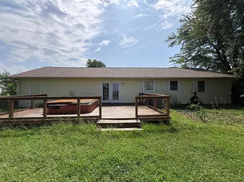 Exterior - 720 Meadow Ln, Nevada, MO 64772 photo 3 of 6