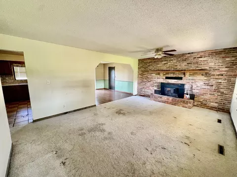 Living - 720 Meadow Ln, Nevada, MO 64772 photo 1 of 2